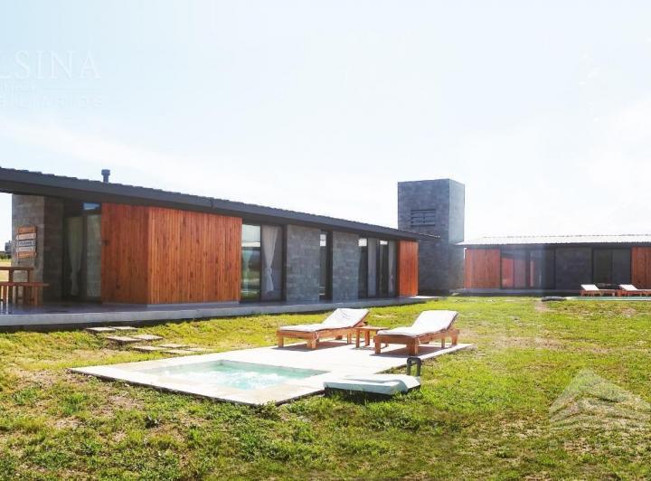 Casa · 125m² · 4 Dormitorios · 2 Cocheras