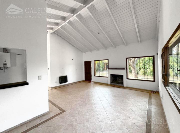 Casa · 866m² · 3 Dormitorios · 2 Cocheras