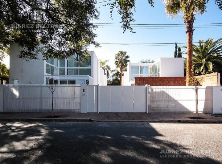 Casa · 65m² · 4 Ambientes · 1 Cochera