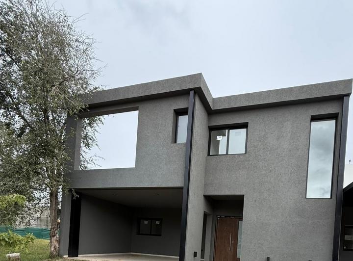 Casa · 110m² · 4 Ambientes · 2 Cocheras