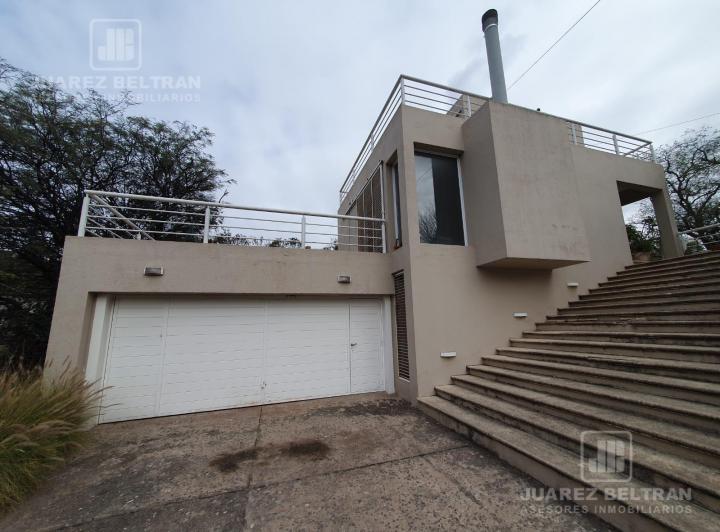 Casa · 311m² · 8 Ambientes · 2 Cocheras
