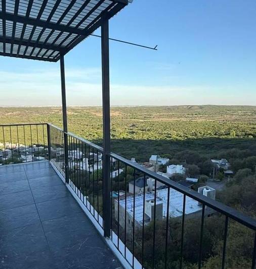 Casa · 140m² · 3 Dormitorios · 1 Cochera