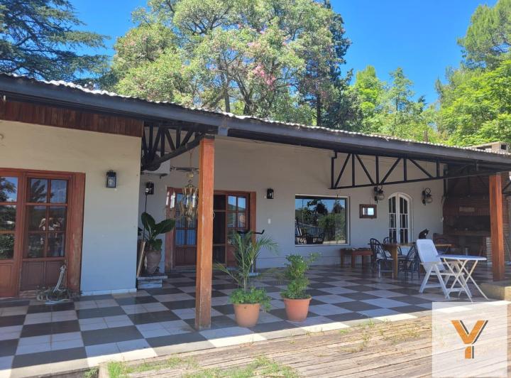 Casa · 300m² · 6 Ambientes