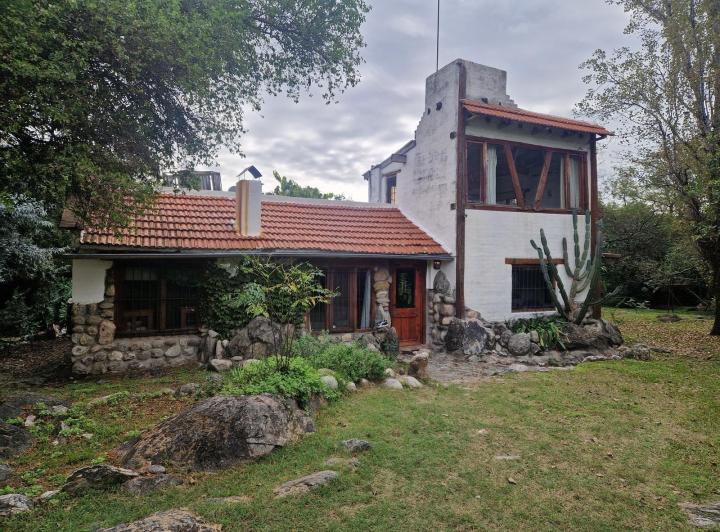 Casa · 105m² · 4 Ambientes · 2 Cocheras