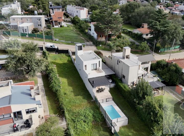 Casa · 107m² · 4 Ambientes · 1 Cochera