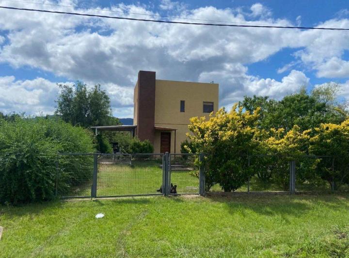 Casa · 70m² · 4 Ambientes · 1 Cochera