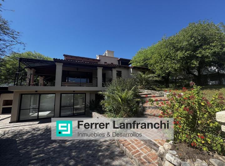 Casa · 309m² · 5 Ambientes · 2 Cocheras