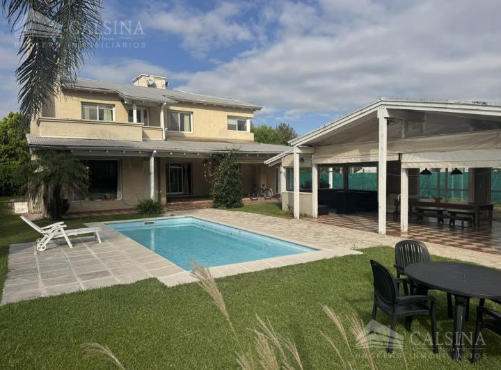 Casa · 448m² · 2 Cocheras