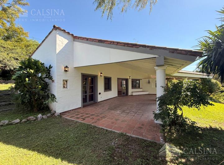 Casa · 220m² · 2 Dormitorios · 3 Cocheras