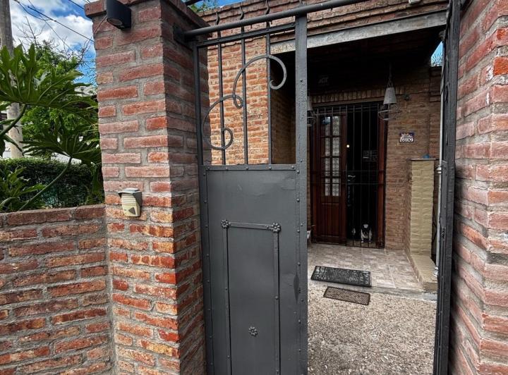 Casa · 255m² · 5 Ambientes · 2 Cocheras