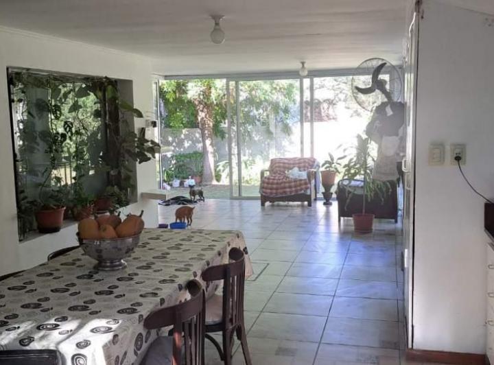 Casa · 255m² · 4 Ambientes · 2 Cocheras