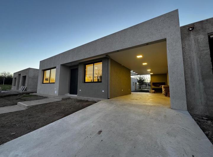 Casa · 170m² · 7 Ambientes · 2 Cocheras