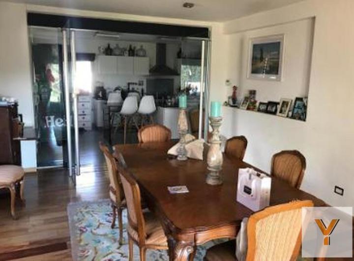 Casa · 320m² · 4 Ambientes