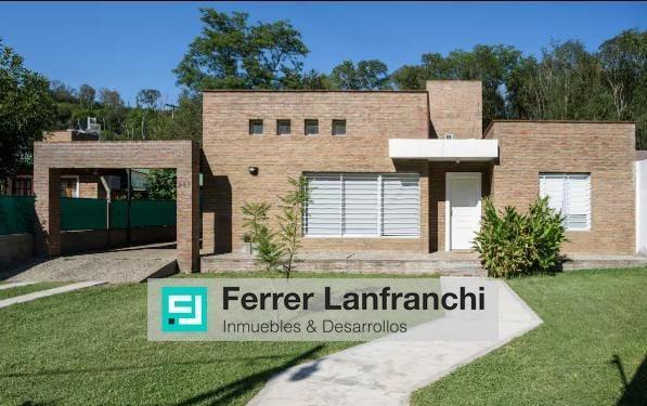 Casa · 100m² · 5 Ambientes · 1 Cochera