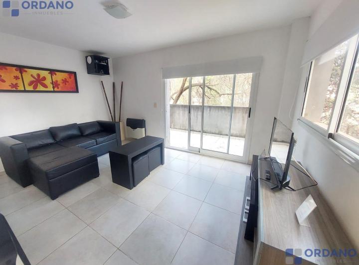 Casa · 750m² · 10 Dormitorios · 6 Cocheras