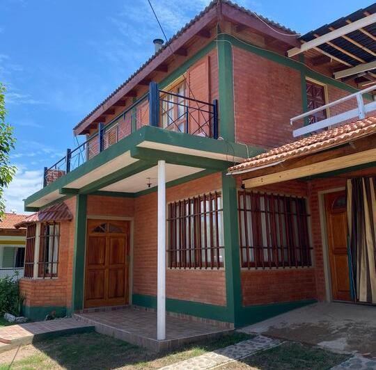 Casa · 170m² · 6 Ambientes · 2 Cocheras