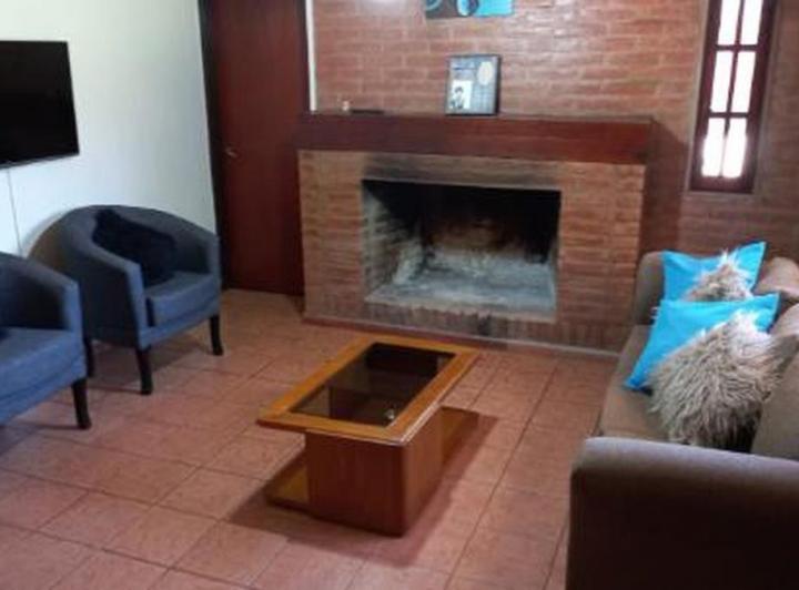 Casa · 190m² · 4 Ambientes · 3 Cocheras