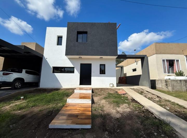 Casa · 126m² · 3 Dormitorios · 2 Cocheras