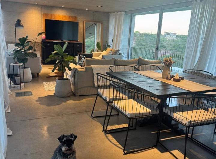 Casa · 280m² · 5 Ambientes · 2 Cocheras