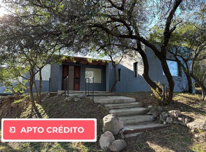 Casa · 220m² · 5 Ambientes · 1 Cochera