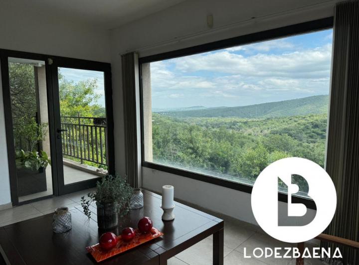 Casa · 250m² · 7 Ambientes · 2 Cocheras