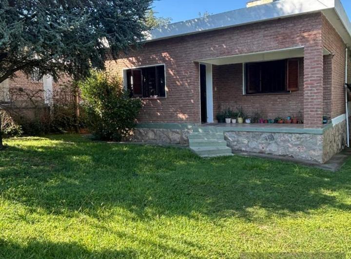 Casa · 108m² · 4 Ambientes · 1 Cochera