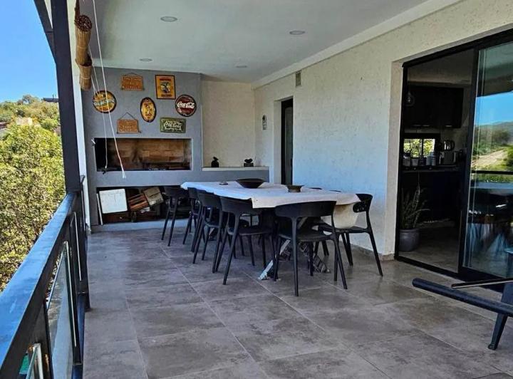 Casa · 1115m² · 9 Ambientes · 1 Cochera