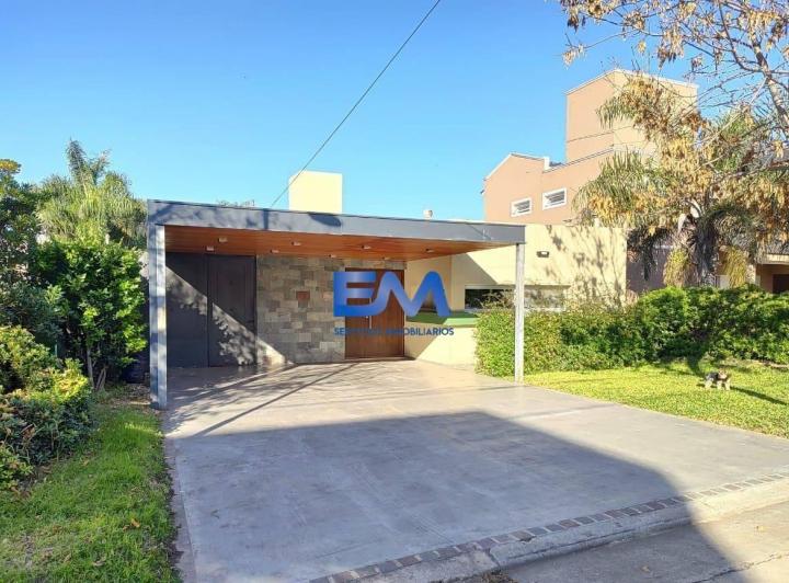 Casa · 160m² · 6 Ambientes · 1 Cochera