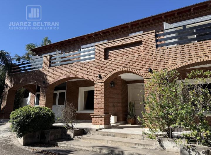 Casa · 1130m² · 7 Ambientes · 3 Cocheras
