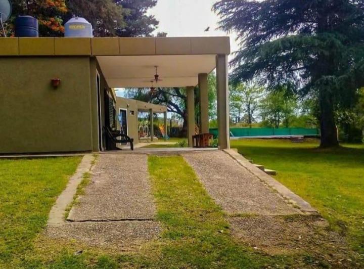 Casa · 140m² · 4 Ambientes · 3 Cocheras
