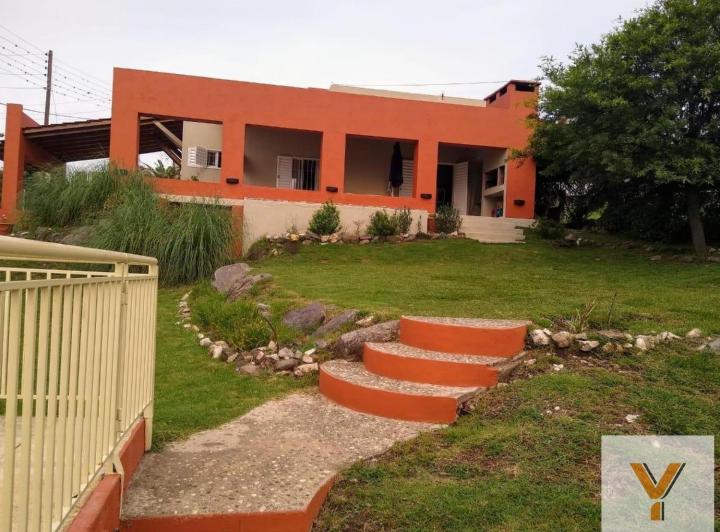 Casa · 150m² · 5 Ambientes · 2 Cocheras