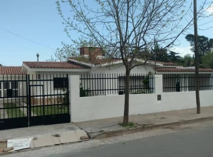 Casa · 110m² · 7 Ambientes · 2 Cocheras