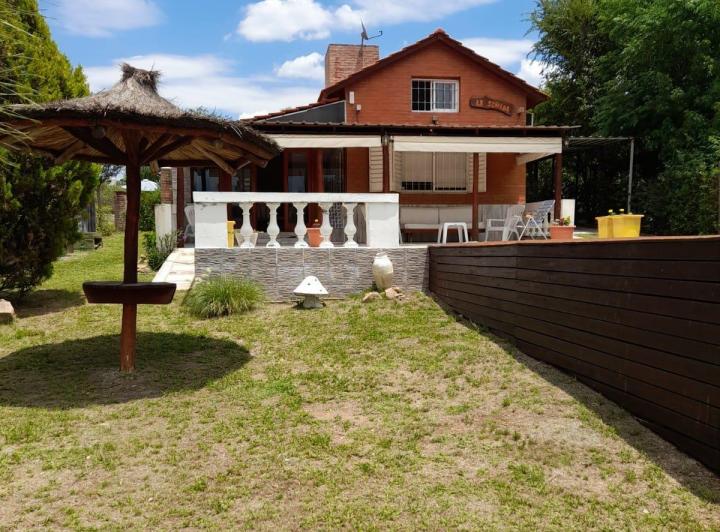 Casa · 125m² · 5 Ambientes · 2 Cocheras