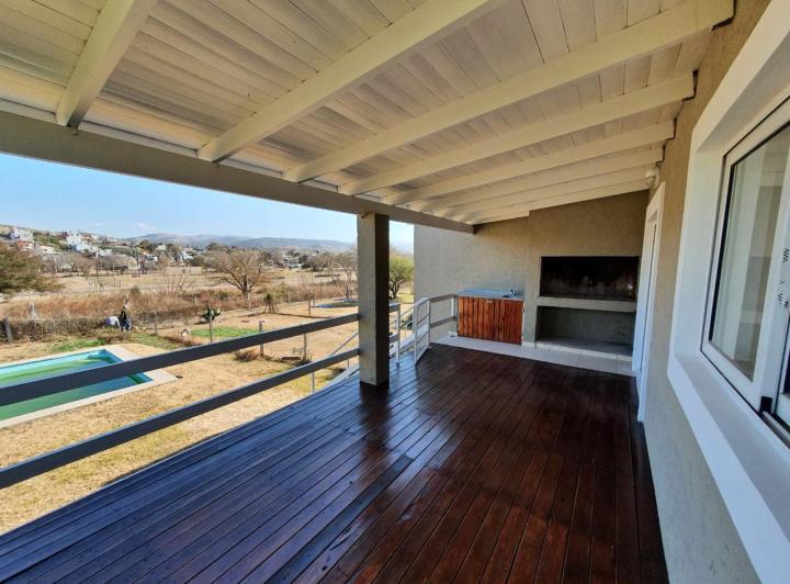 Casa · 130m² · 6 Ambientes · 1 Cochera