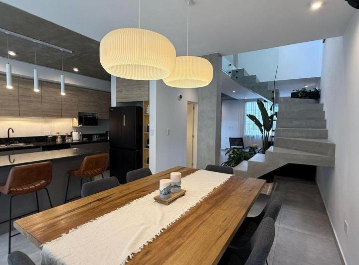 Casa · 185ha · 3 Dormitorios · 1 Cochera