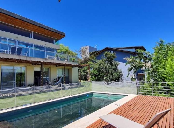 Casa · 250m² · 3 Ambientes