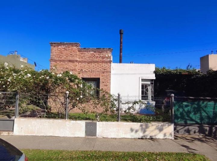 Casa · 122m² · 6 Ambientes · 1 Cochera