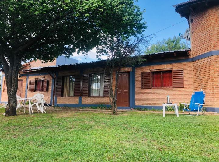 Casa · 145m² · 8 Ambientes · 4 Cocheras