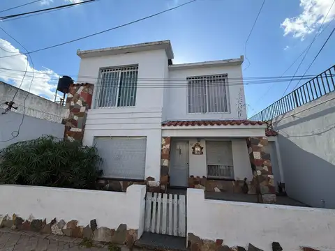 Casa en Venta en Azcuenaga, Rosario