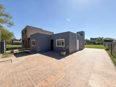 Casa en Venta en Las Tardes, Roldan