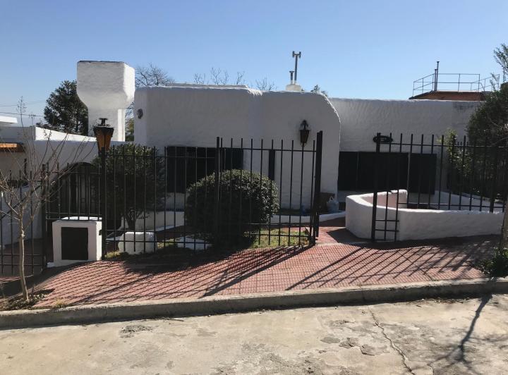 Casa · 88m² · 4 Ambientes · 1 Cochera