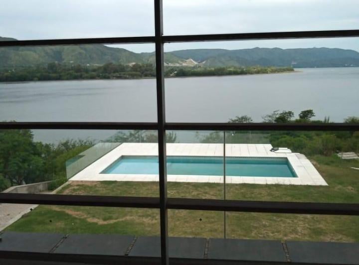 Casa · 260m² · 6 Dormitorios · 3 Cocheras