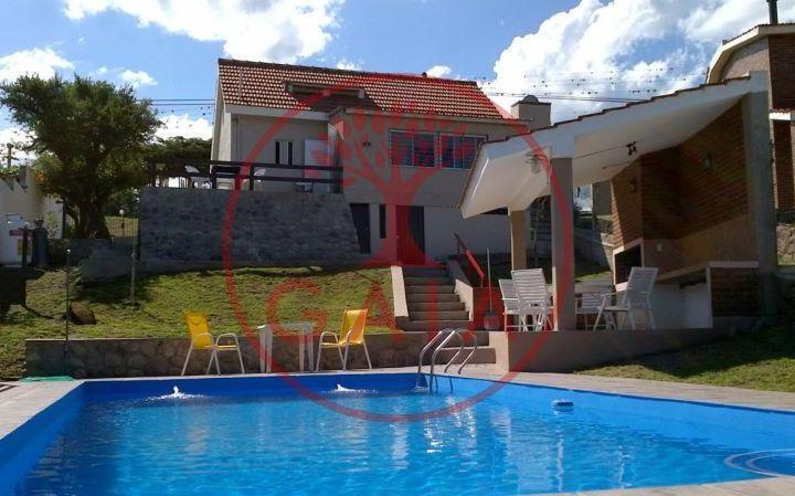 Casa · 155m² · 6 Ambientes · 1 Cochera