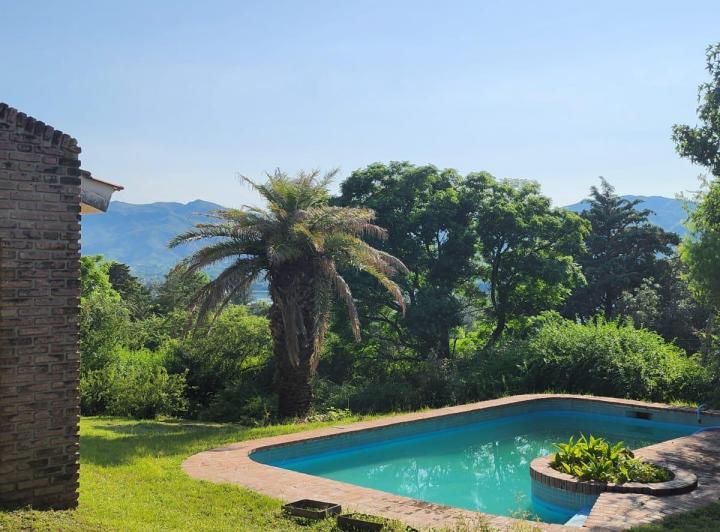 Casa · 321m² · 6 Ambientes · 2 Cocheras