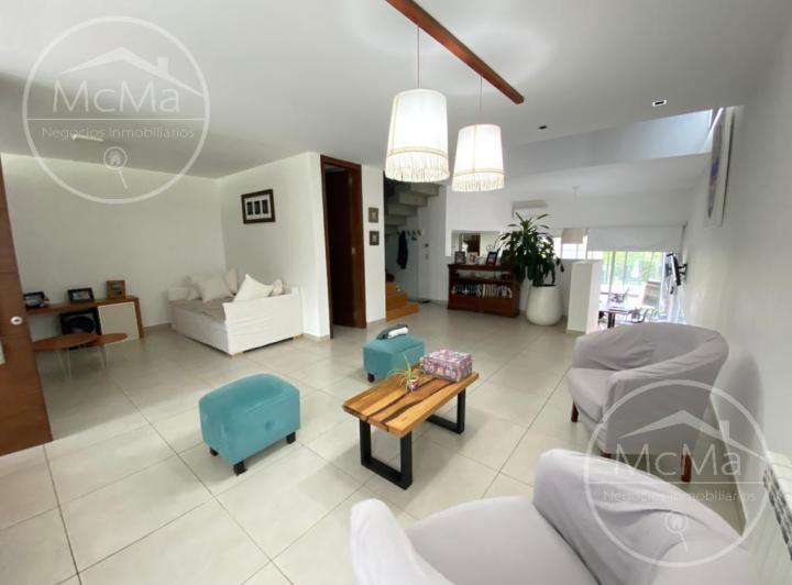Casa · 288m² · 3 Dormitorios · 2 Cocheras