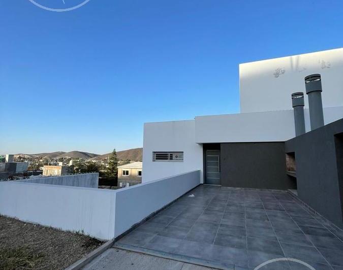Casa · 55m² · 2 Dormitorios · 1 Cochera