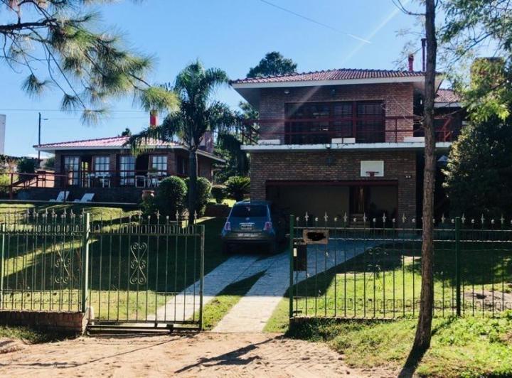 Casa · 450m² · 10 Ambientes · 2 Cocheras