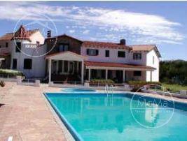Casa · 8200m² · 19 Dormitorios