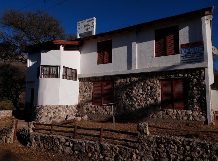 Casa · 130m² · 6 Ambientes · 2 Cocheras