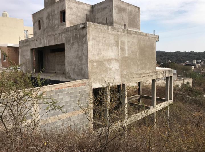 Casa · 120m² · 4 Ambientes · 2 Cocheras